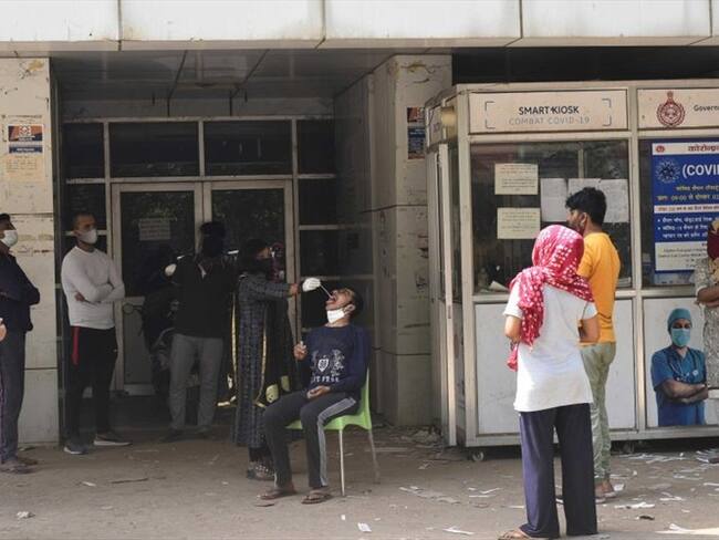 India registra un nuevo máximo histórico de casos de COVID-19