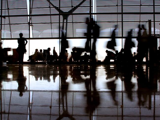 Hacinamiento en salas de asilo en aeropuerto de Barajas tiene en jaque a las autoridades