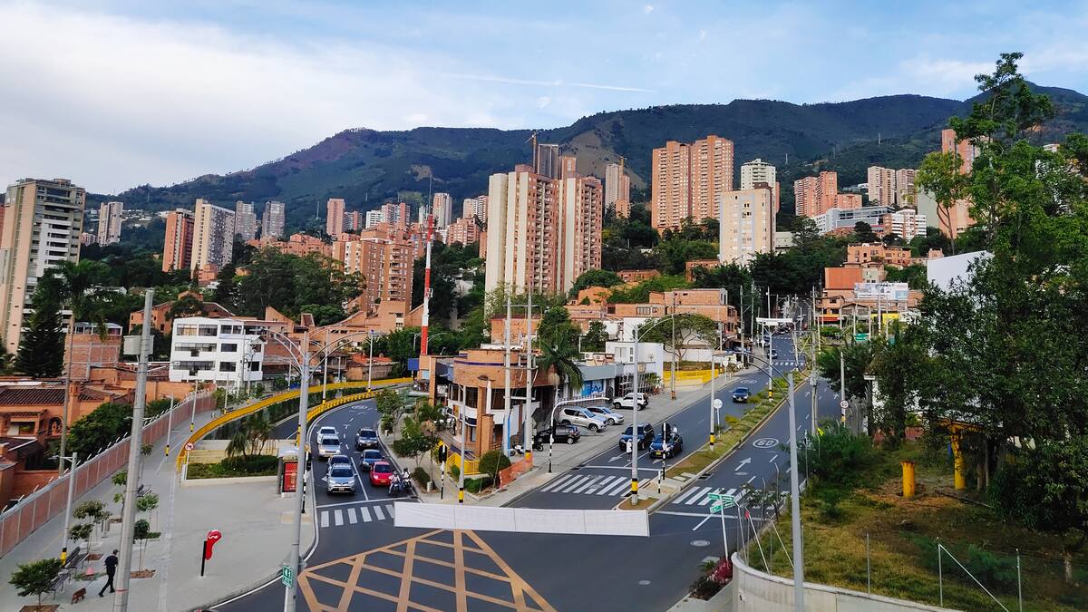 Pico y placa en Medellín 6 de abril: estos son los horarios y restricciones