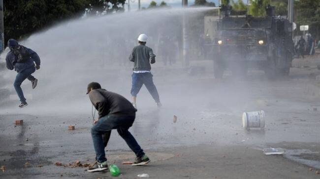 La Personería de Bogotá denunció que estuvo a punto de pisar una granada artesanal que fue abandonada en el parque Fontanar. Foto: Getty Images / RAUL ARBOLEDA