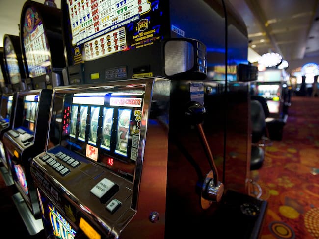 Emergencia económica: licores subirían de precio y sería el fin de juegos de azar, alertan gremios