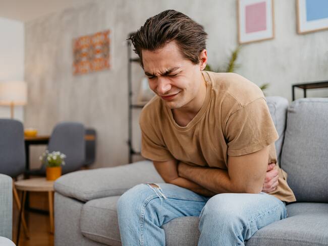 ¿Por qué se dan los cálculos renales y cuáles son sus síntomas?