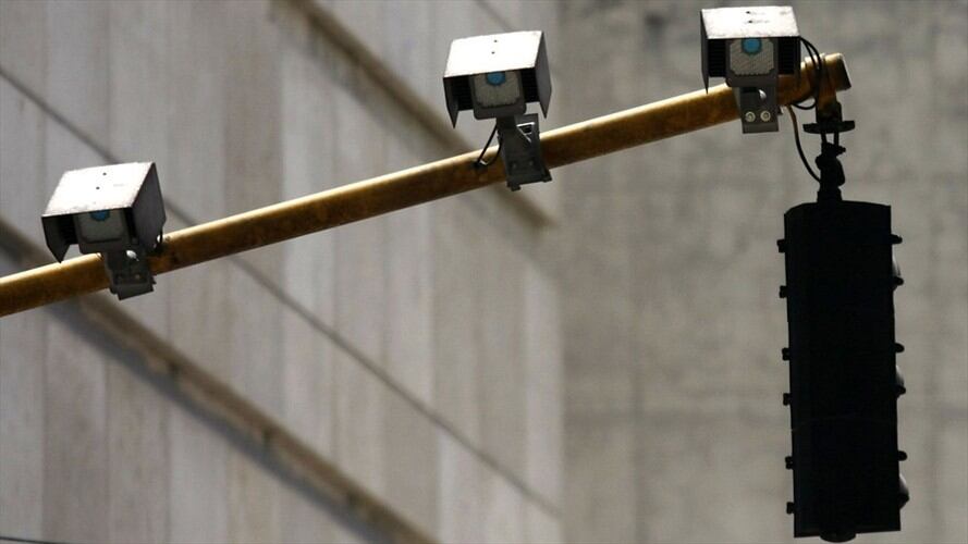 Una nueva polémica llega al proceso de contratación para la expansión y mantenimiento de la semaforización en Bogotá, proceso por $26.848 millones. Foto: Colprensa / MAURICIO ALVARADO