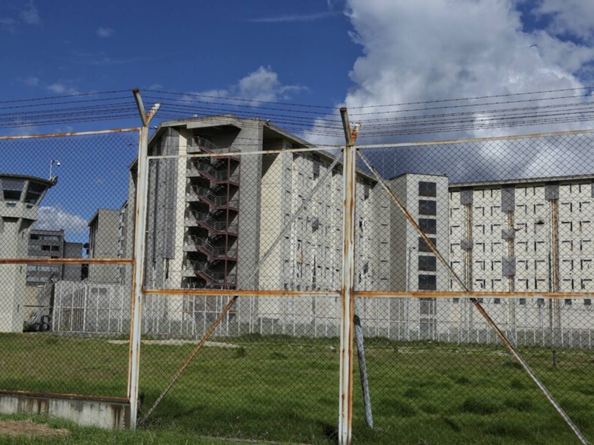 ¿Cómo ve las cárceles en Colombia y la tarea del Gobierno para manejarlas?