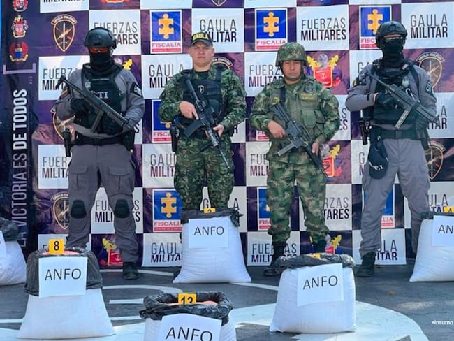 Tropas del Gaula Militar Cundinamarca en coordinación con el Cuerpo Técnico de Investigación de la Fiscalía General de la Nación, lograron incautar más de una tonelada de material para explosivos en la localidad de Usme en Bogotá.