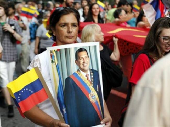 Chávez será embalsamado y expuesto en un mausoleo