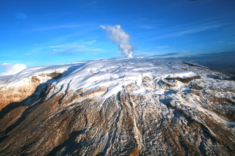 Foto Servicio Geológico Colombiano, archivo Volcán Nevado del Ruiz.