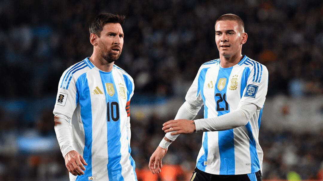 Lionel Messi y Franco Mastantuono. FOTO: EFE