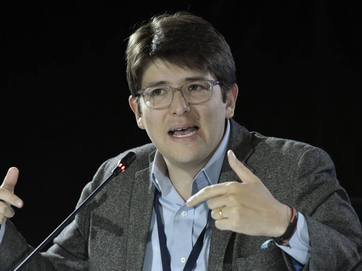 Senador Miguel Uribe permanece estable tras procedimiento quirúrgico