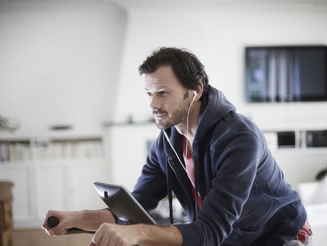Ropa ideal para ejercicio en casa. Foto: Getty Images
