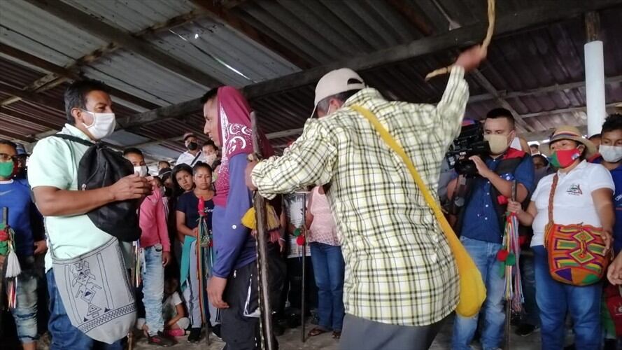 Los individuos fueron presentados en una asamblea y la comunidad determinó el castigo . Foto: Cortesía Camilo Fajardo