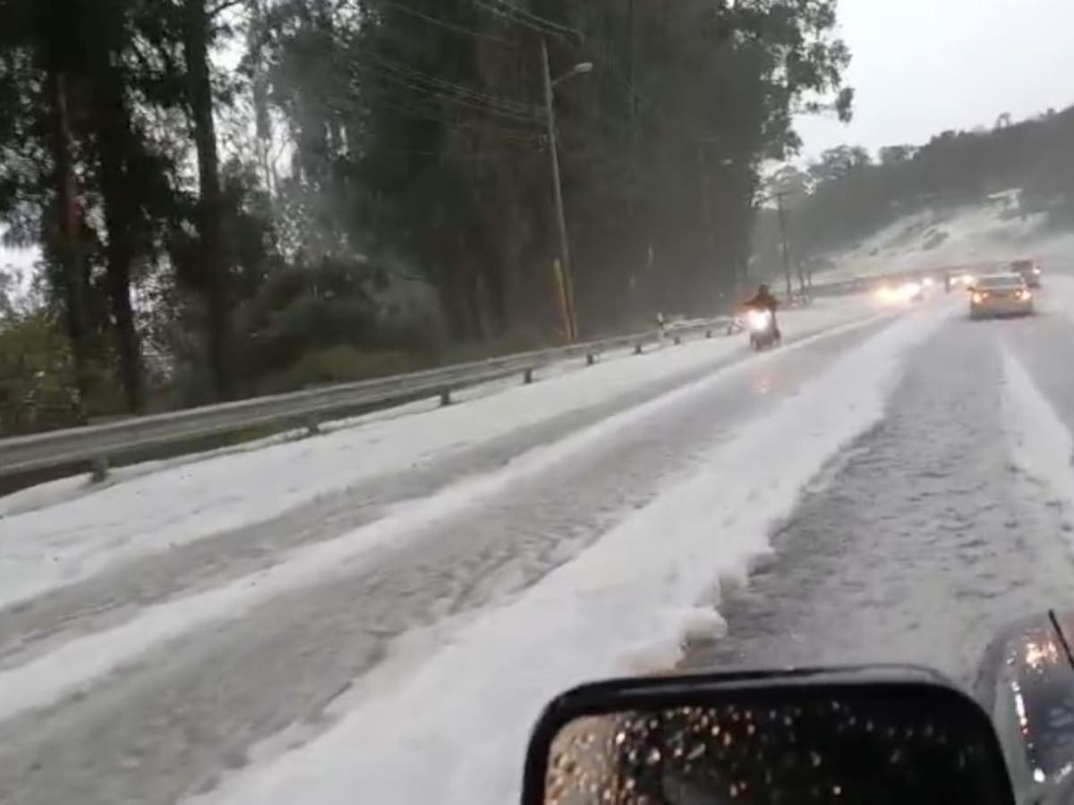 Fuerte granizada afecta movilidad en vía Bogotá-La Calera