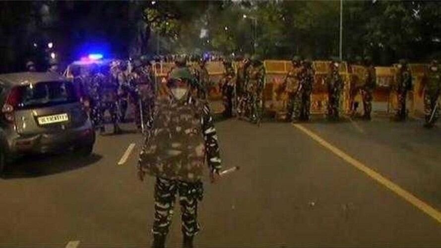 La zona en la que se sitúa la sede diplomática fue acordonada tras la explosión.. Foto: Cortesía