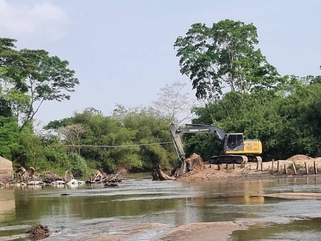 Trabajos en la cuenca del río/ Corpamag