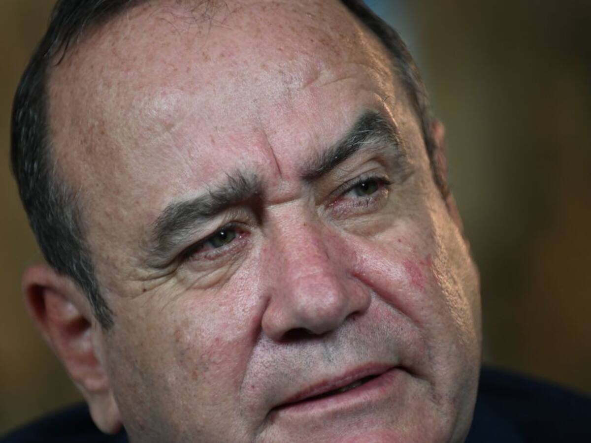 Giammattei pide cordura a Petro y dice que no hay persecución a Velásquez