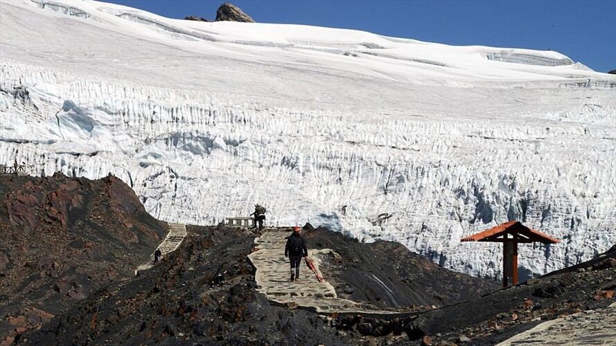 Los extranjeros fallecieron cuando intentaban escalar una pared de hielo del nevado/ Cordillera Blanca en Perú. Foto: Getty Images