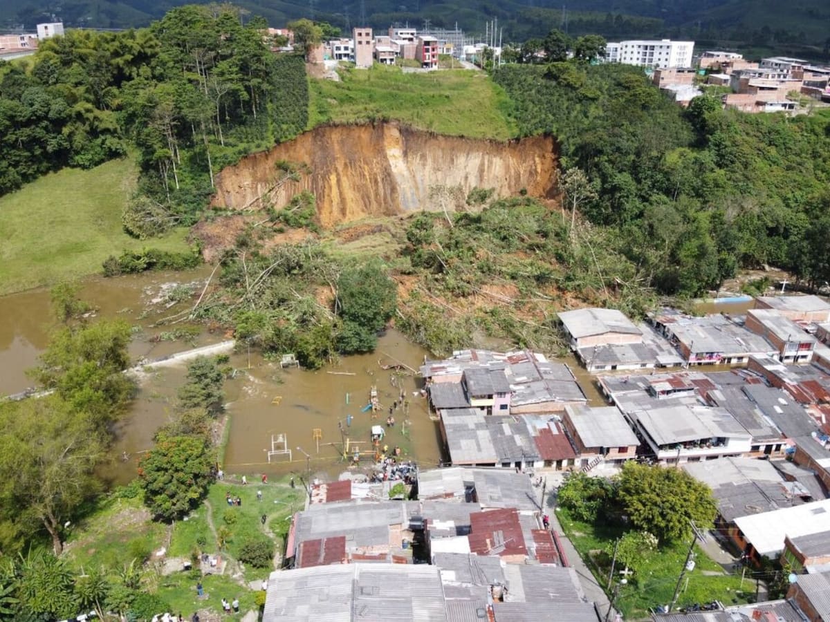 Habitantes de Santa Rosa mencionan algunas posibles causas del deslizamiento