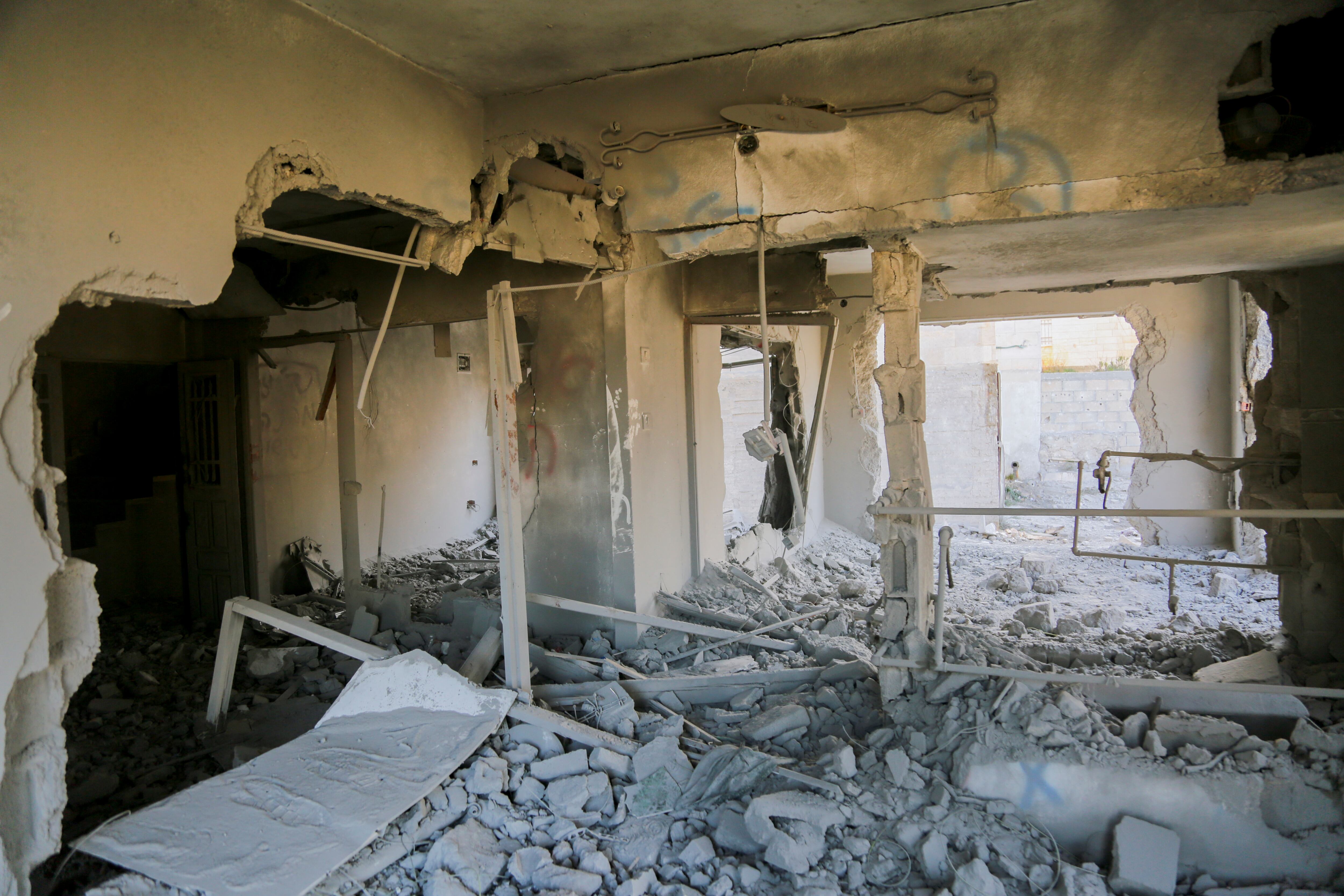 Ataque isaraelí en Gaza. FOTO: MOSAB SHAWER/Middle East Images/AFP via Getty Images.