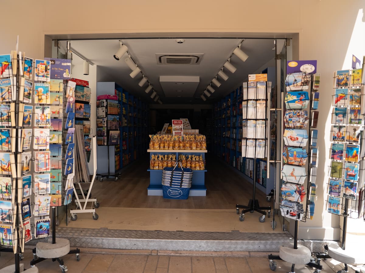 Unos 160.000 hogares están privados de electricidad en el sureste de Francia