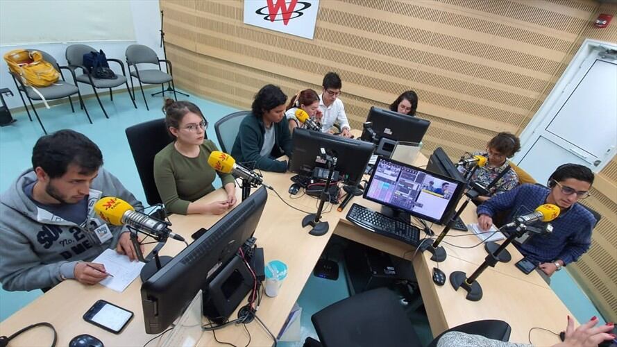 No nos corresponde sacar capuchos de la universidad: líderes estudiantiles. Foto: W Radio