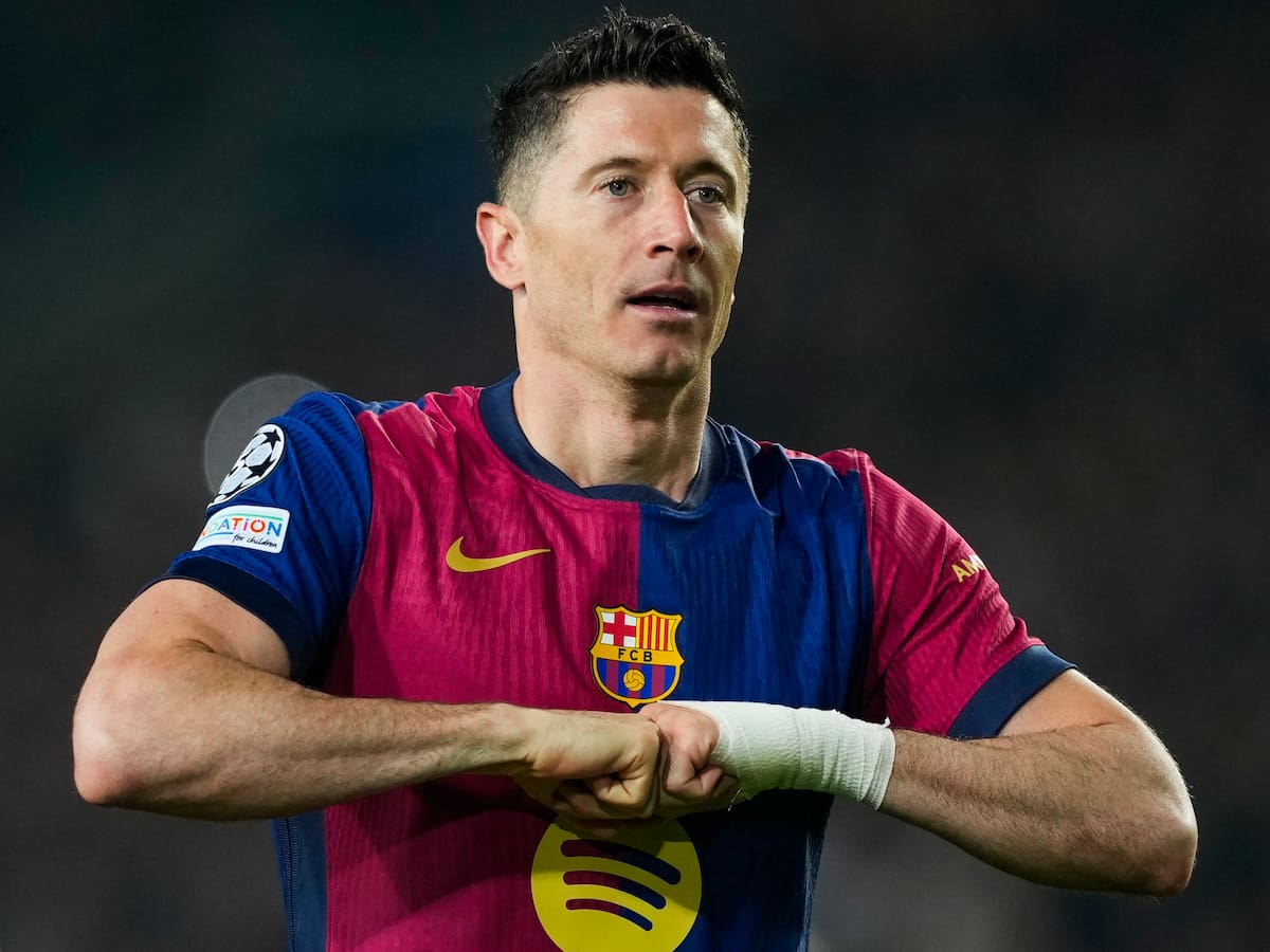 Jugadores de fútbol que cuentan con un título universitario profesional