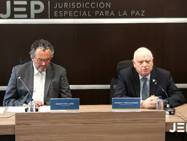 Roberto Vidal, presidente de la JEP y Ricardo Pérez, presidente de la CIDH. Foto: JEP.