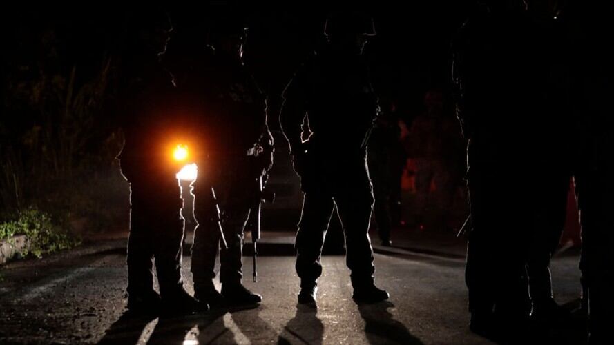 Los uniformados fueron atacados con artefactos explosivos improvisados. Foto: Getty Images