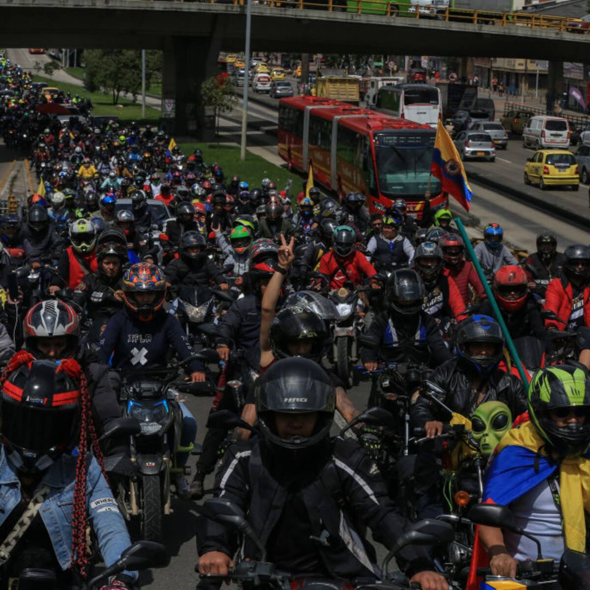 En Colombia hay más motos que personas: ¿por qué hay tantas?