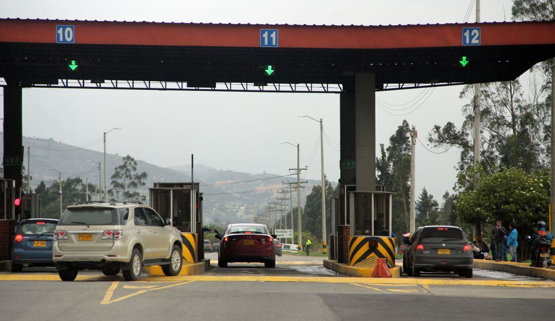 Peajes, carreteras Colombia. Foto: Colpensa.