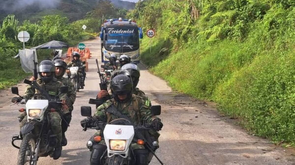Reactivan rutas entre Risaralda y Chocó con escoltas motorizados del Ejército Nacional