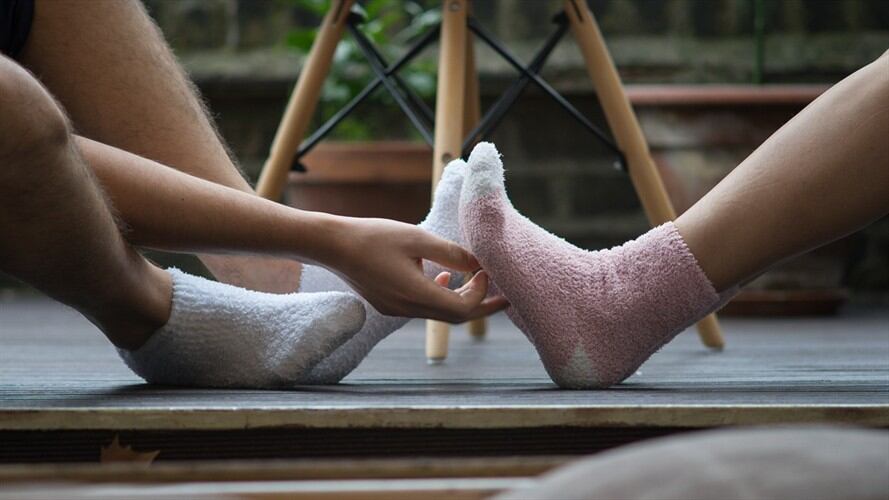 Según los científicos, al hacerse cosquillas a uno mismo se pierde la sensación de amenaza y el cerebro no entra en conflicto. Foto: Getty Images