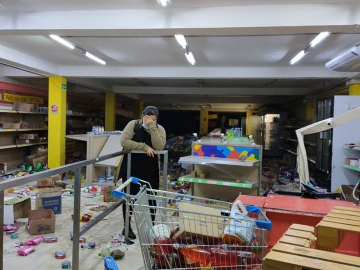 En Santa Marta vándalos saquearon nueve establecimientos comerciales