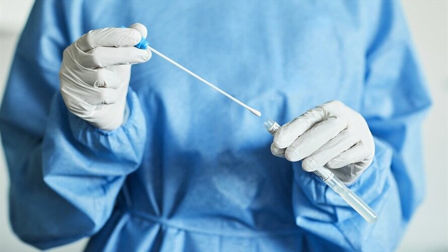 La variante Épsilon gue descubierta por primera vez el 5 de marzo en California. Foto: Getty Images/Morsa Images