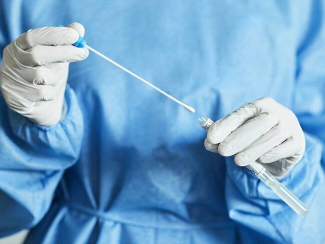 La variante Épsilon gue descubierta por primera vez el 5 de marzo en California. Foto: Getty Images/Morsa Images