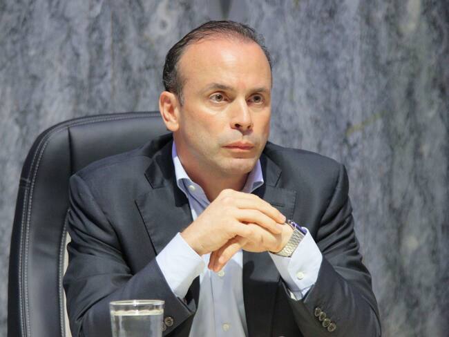 El alcalde de Cali ha mantenido una postura firme a favor de la continuación de operativos militares contra los grupos al margen de la ley que no demuestren voluntad de paz. Foto: Alcaldía de Cali.