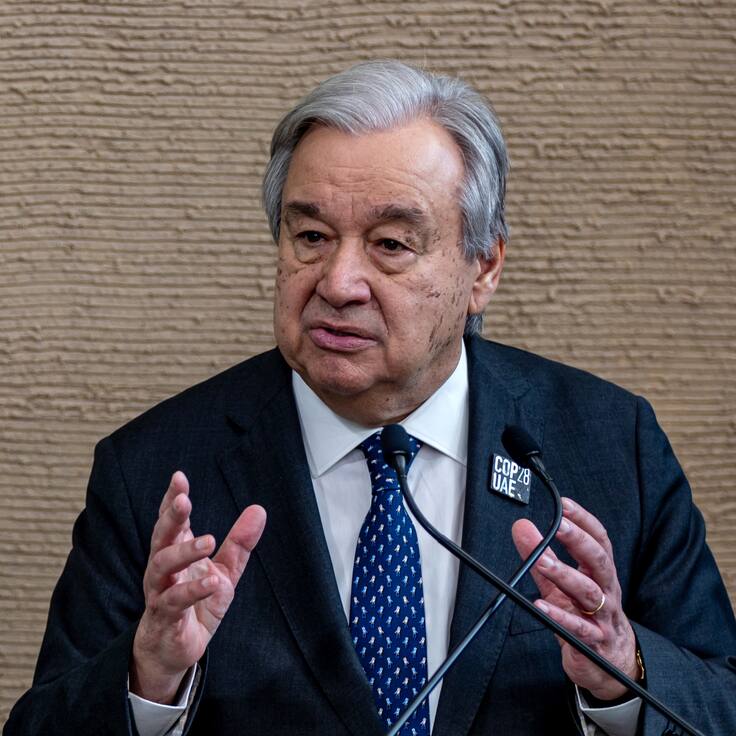 Dubai (United Arab Emirates), 11/12/2023.- United Nations Secretary-General, Antonio Guterres, speaks to journalists during the 2023 United Nations Climate Change Conference (COP28), in Dubai, United Arab Emirates, 11 December 2023. COP28 runs from 30 November to 12 December, and is expected to host one of the largest number of participants in the annual global climate conference as over 70,000 estimated attendees, including the member states of the UN Framework Convention on Climate Change (UNFCCC), business leaders, young people, climate scientists, Indigenous Peoples and other relevant stakeholders will attend. (Emiratos Árabes Unidos) EFE/EPA/MARTIN DIVISEK