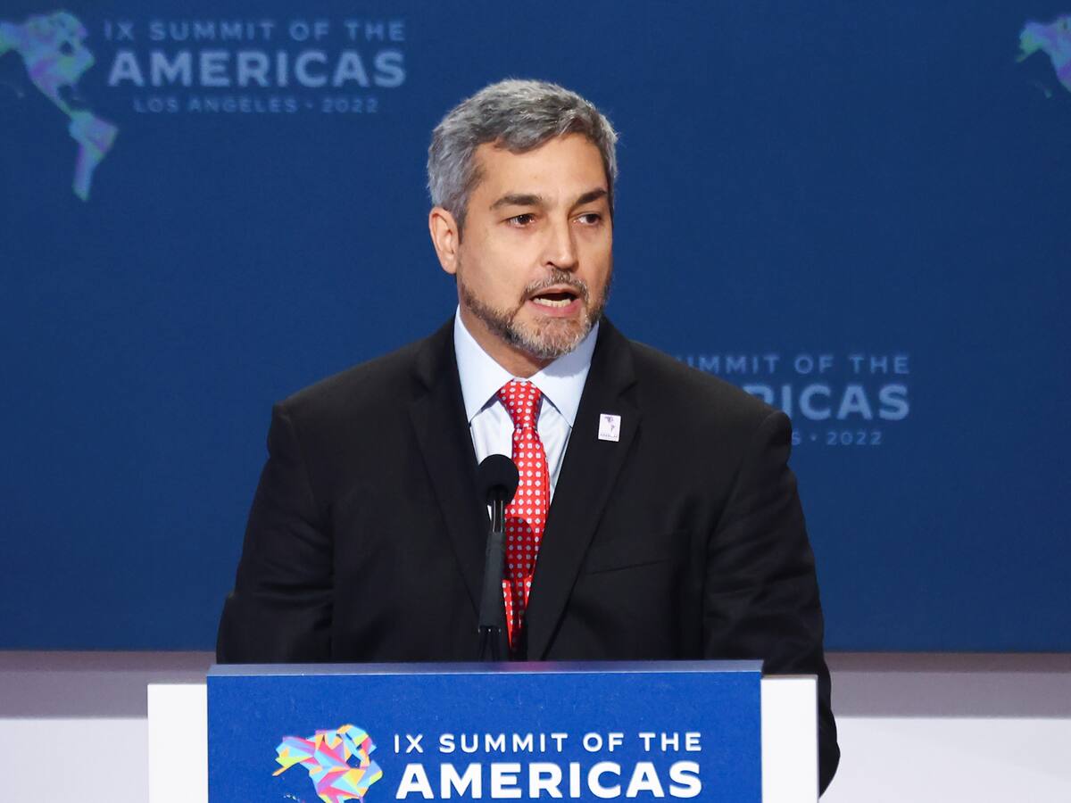 No debe impedir construir consensos: presidente de Paraguay sobre posesión de Petro