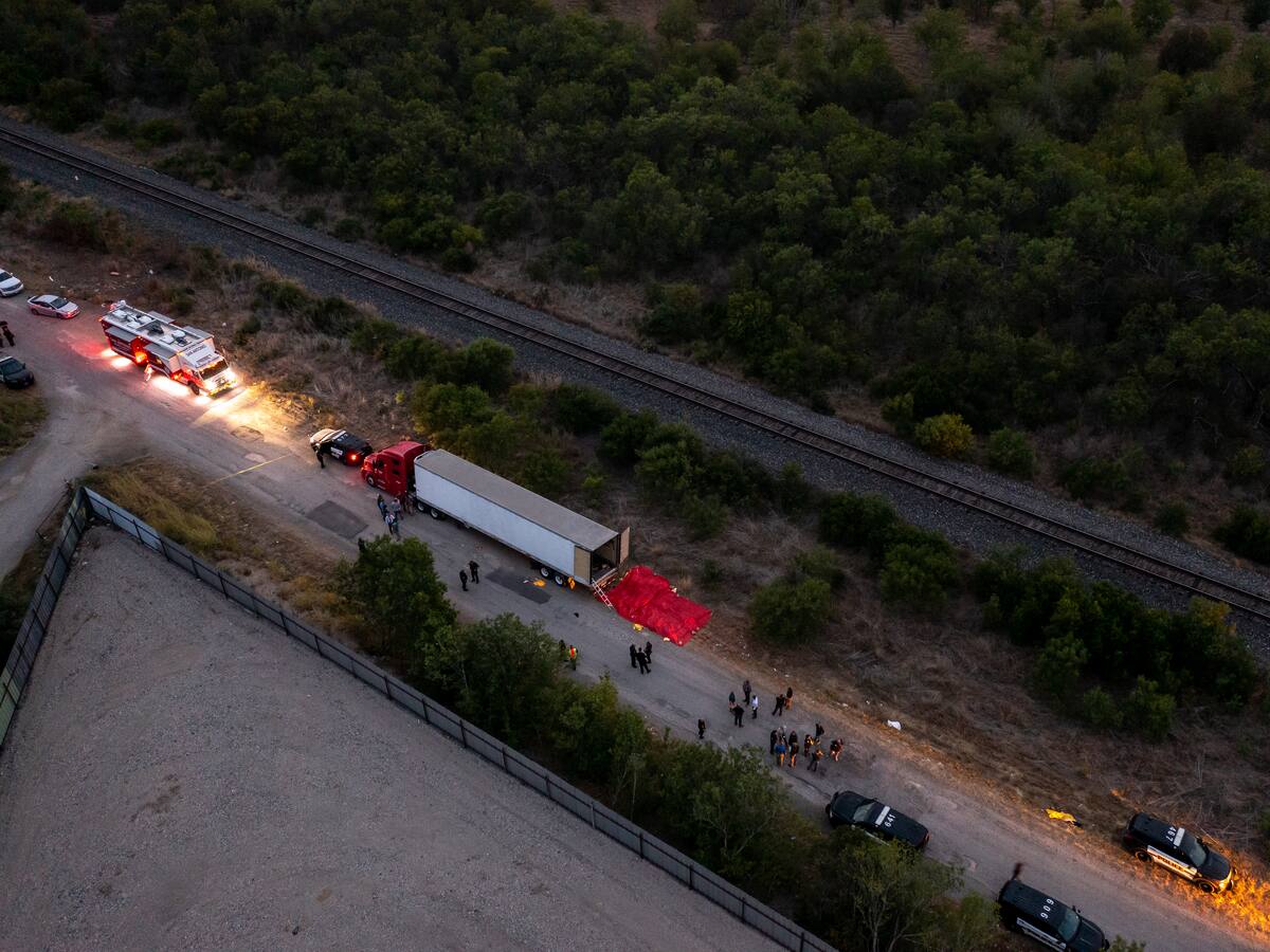 México dice que camión de tragedia migrante es de Texas y no cruzó frontera