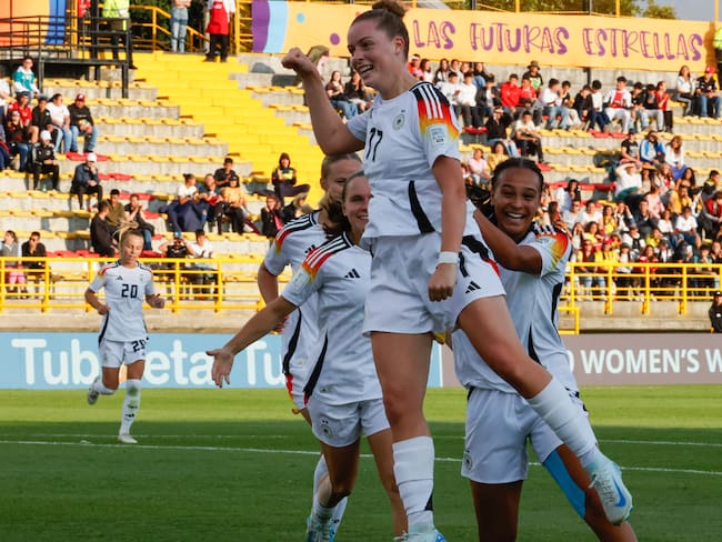 AMDEP5921. BOGOTÁ (COLOMBIA), 04/09/2024.- Alara SehiAlara Sehitler de Alemania celebra su gol este miércoles, en un partido del grupo D de la Copa Mundial Femenina sub-20 entre las selecciones de Alemania y Nigeria en el estadio de Techo en Bogotá (Colombia). EFE/ Mauricio Dueñas Castañeda