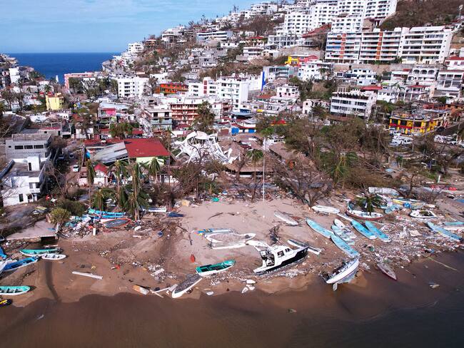 Club de yates de Playa Manzanillo tras el paso del huracán Otis, en Acapulco (México). Foto: EFE/ David Guzmán