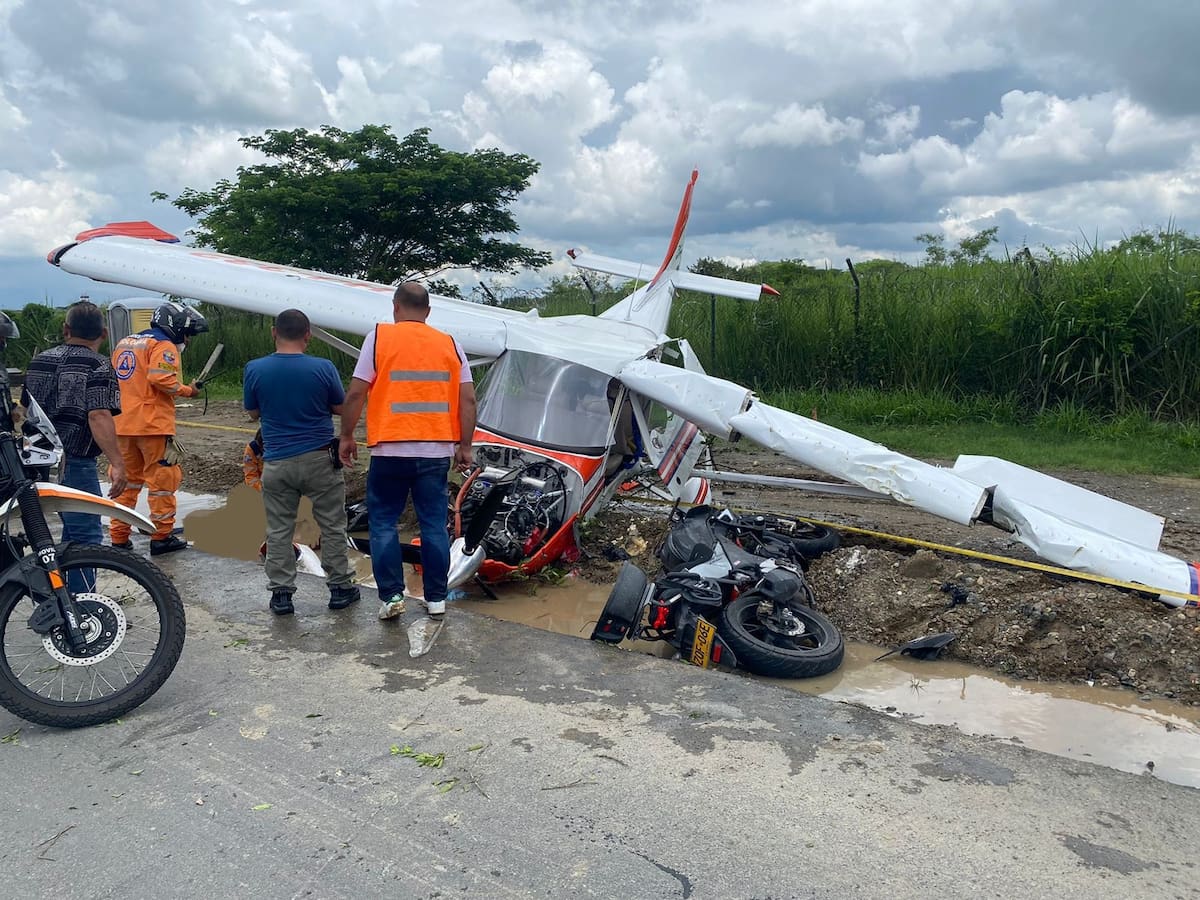 Avioneta sufrió falla en el motor y se estrelló contra un motociclista en Valle del Cauca