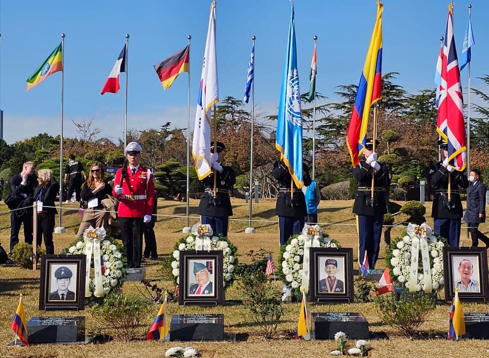 Por primera vez, cuatro veteranos colombianos fueron sepultados en Corea del Sur. Foto: Colprensa.