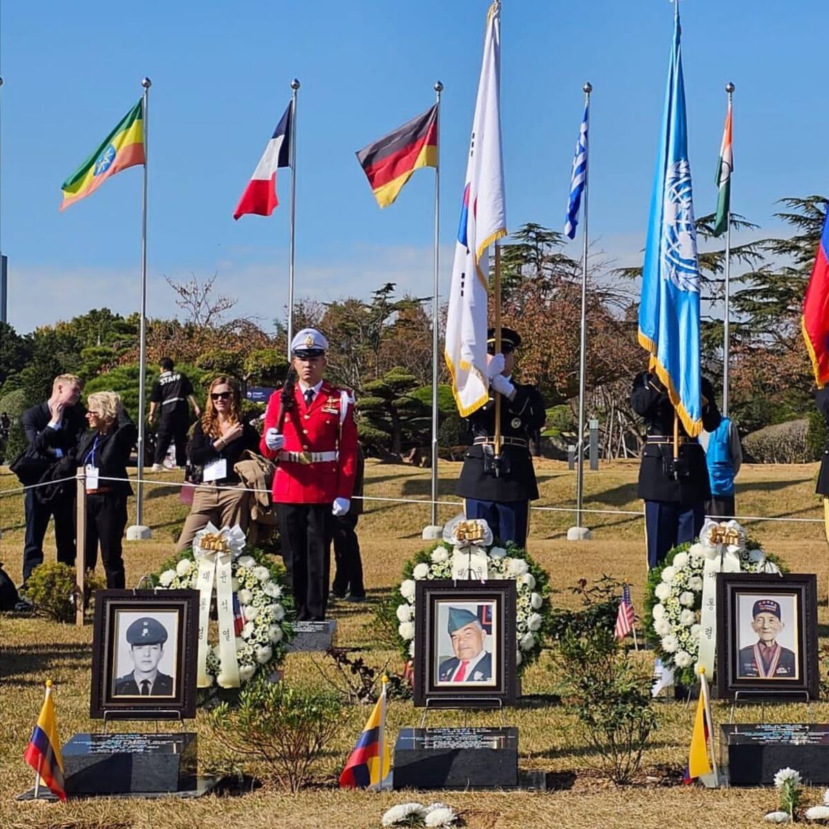 Por primera vez, cuatro veteranos colombianos fueron sepultados en Corea del Sur