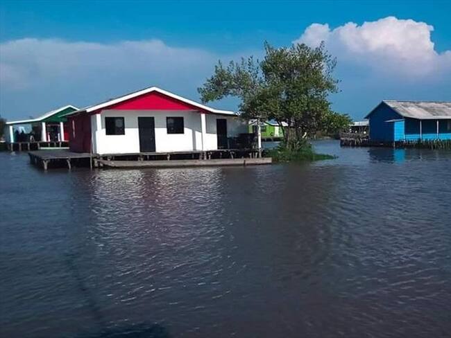 En pueblo palafito del Magdalena la gente muere por falta de médico y ambulancia. Foto: Nueva Venecia realismo mágico