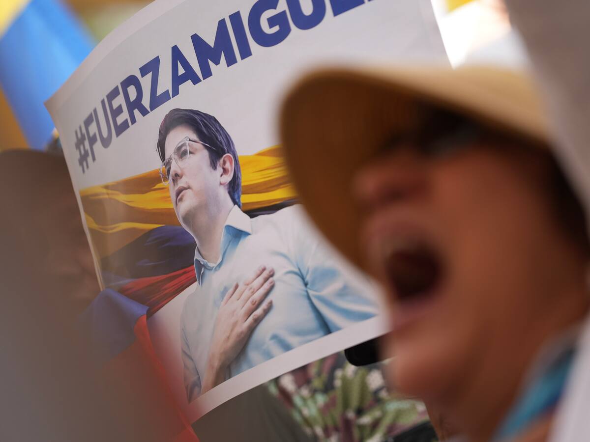 Parte médico Miguel Uribe: salió de cirugía y su condición es de “máxima gravedad”