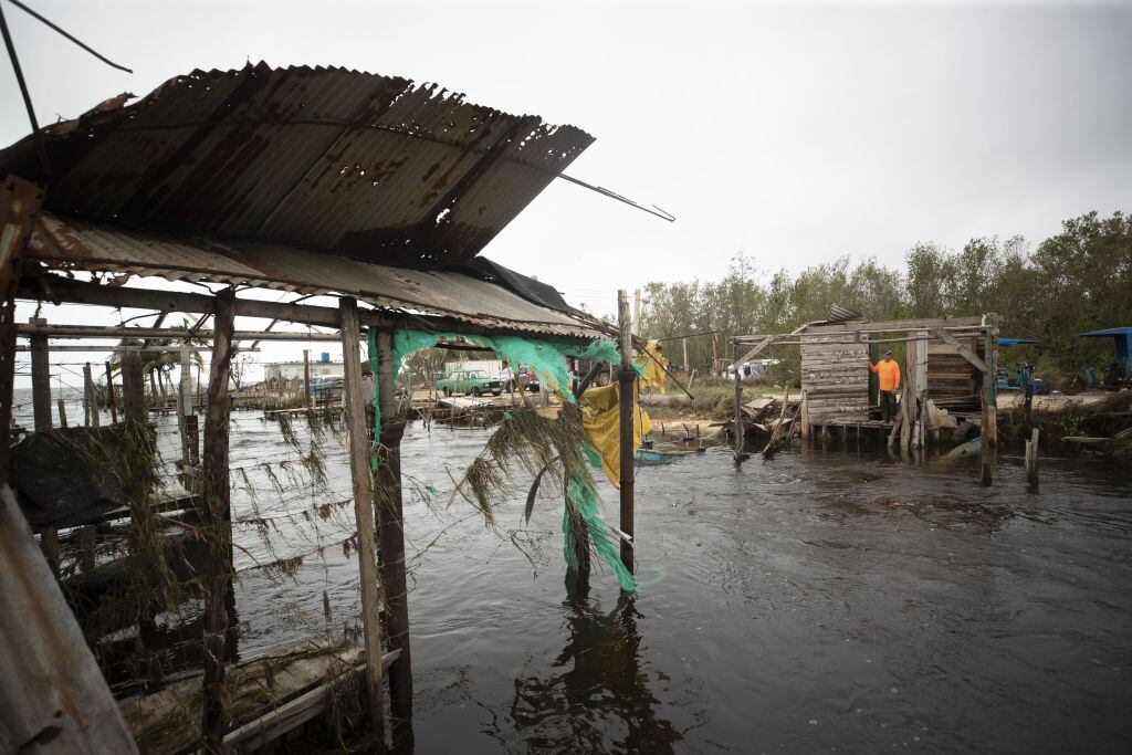 Viviendas dañas por el huracán Rafael. I Foto: Yander Zamora/Anadolu via Getty Images.