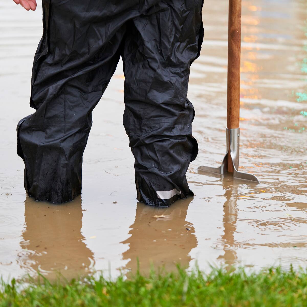 CAR ordena suspensión de vertimientos irregulares en Fúquene tras denuncias de la comunidad