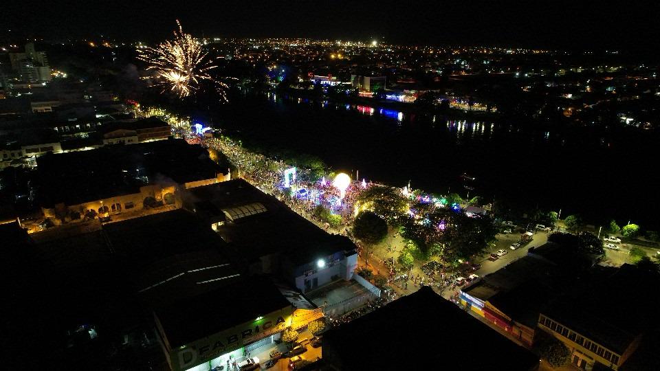 Alumbrado navideño en Montería. Foto: prensa Alcaldía Montería.