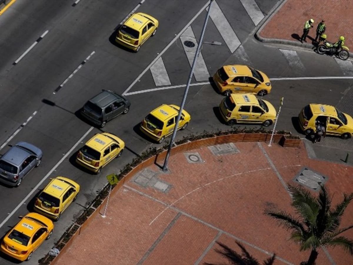 Taxistas adulteran taxímetros con una aplicación desde su celular