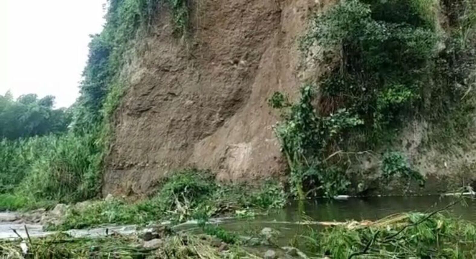Deslizamiento de tierra en Avenida del Río de Pereira / Foto: Suministrada comunidad